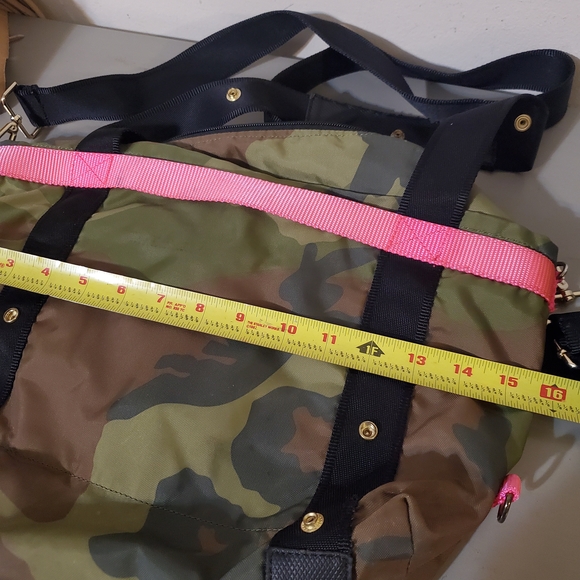 Anthropologie Andi Camo Bag Hot Pink Accents Y2k Trendy Camo Tote Gorpcore - Picture 4 of 9